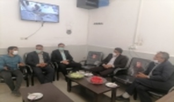 دیدار معاون آبخیزداری اداره کل منابع طبیعی و آبخیزداری استان به همراه دبیر کمیسون طرح های مشارکتی و مدیر اجرایی طرح ترسیب کربن با سرپرست اداره منابع طبیعی و آبخیزداری شهرستان مروست