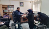 به مناسبت ولادت حضرت فاطمه(س) و هفته بزرگداشت مقام زن رئیس اداره منابع طبیعی و آبخیزداری شهرستان مهریز از بانوان شاغل در اداره تجلیل نمودند