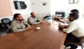 حضور فرمانده و كارشناس يگان حفاظت اداره منابع طبيعي و آبخيزداري شهرستان بافق در پاسگاه انتظامي روستاي كوشك 