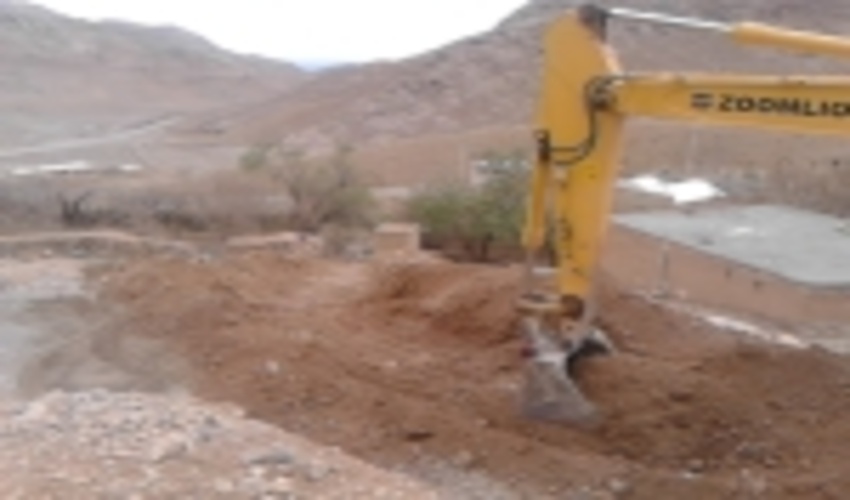 احداث خاکریز با هدف کنترل سیل در بالادست روستای میل سفید 