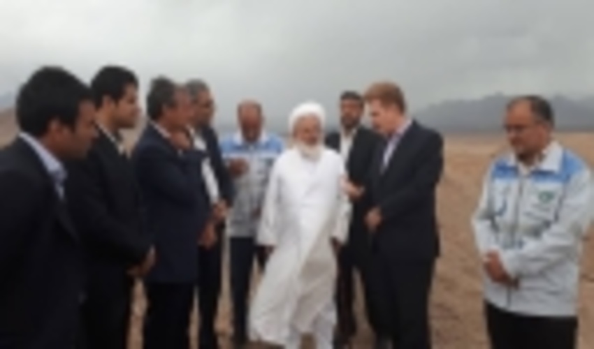 بازدید امام جمعه محترم و جمعی از مسئولین استان از روند فعالیت های کنترل و مهار سیل کوه کاسه