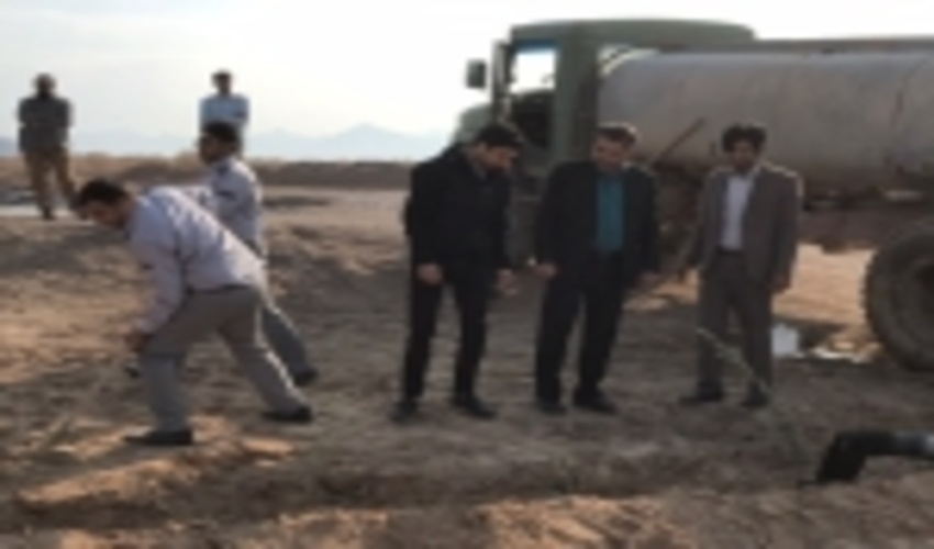 اجرای عملیات بازکاشت نهال تاغ و غرس نهال زیتون به مناسبت ششمین روز از هفته منابع طبیعی در شهرستان اردکان