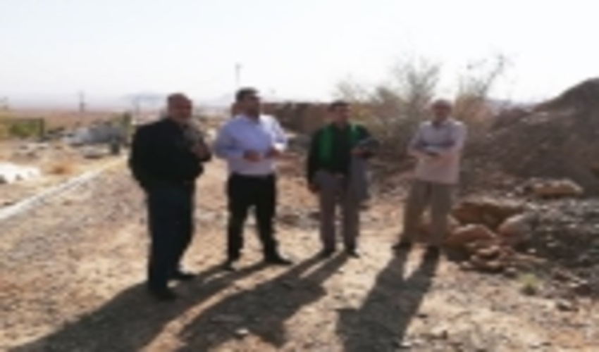 بازدید مشترک فرماندار و کارشناسان منابع طبیعی شهرستان اشکذر از معادن ماسه کوهی منطقه کوه کاسه