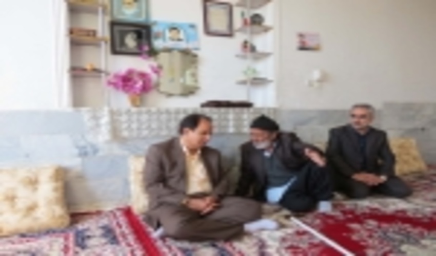 تجلیل از مقام شامخ شهدا شهرستان مهریز و دیدار با خانواده معزز آنان 