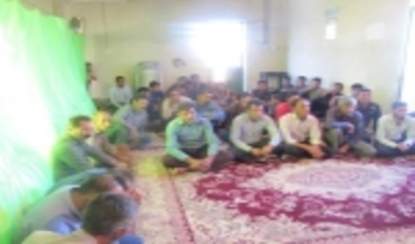 برگزاری دوره آموزشی آشنایی با روشهای اصولی بهره برداری ازمحصولات فرعی مراتع درشهرستان خاتم