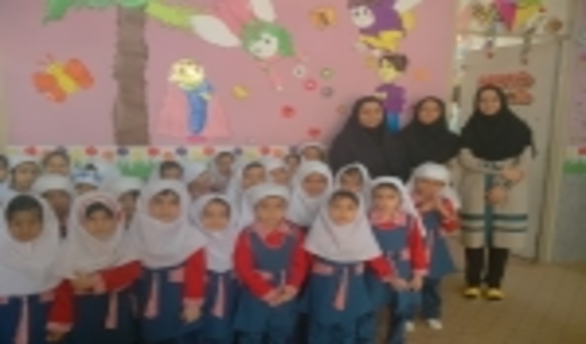 آموزش جمعی از کودکان شهرستان اردکان با منابع طبیعی و طبیعت به مناسبت روز جهانی کودک 