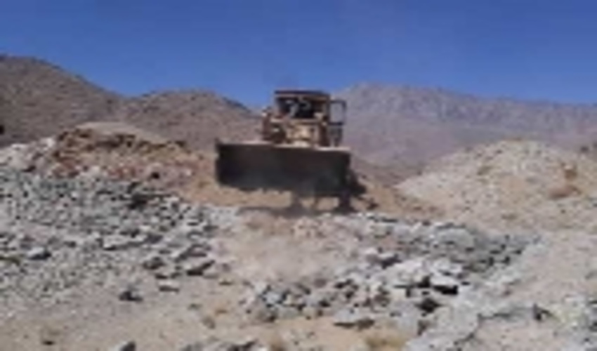 خلع ید و قلع و قمع 2300 متر مربع از اراضی ملی تصرف شده روستاهای ده بالا و طزرجان شهرستان تفت