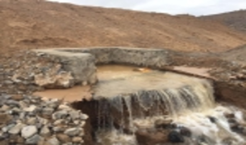 بازدید معاونت آبخیزداری از پروژه های آبگیری شده از سیل 13 اردیبهشت در شهرستان میبد