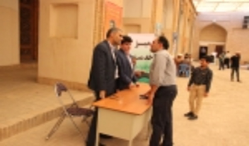 برگزاری میز خدمت اداره کل منابع طبیعی و آبخیزداری یزد در نماز جمعه