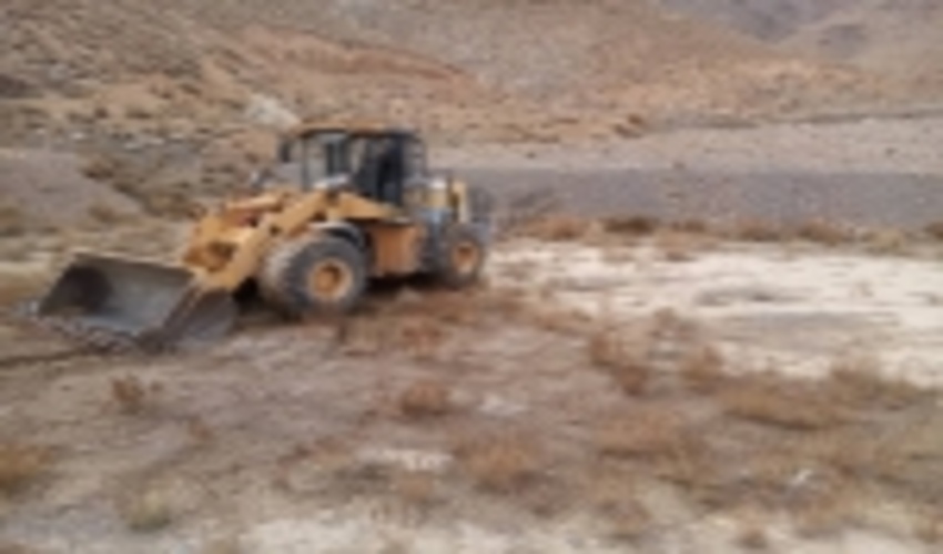 رسوب برداری از بند خاکی مرزانک با همکاری منابع طبیعی و شهرداری خضرآباد