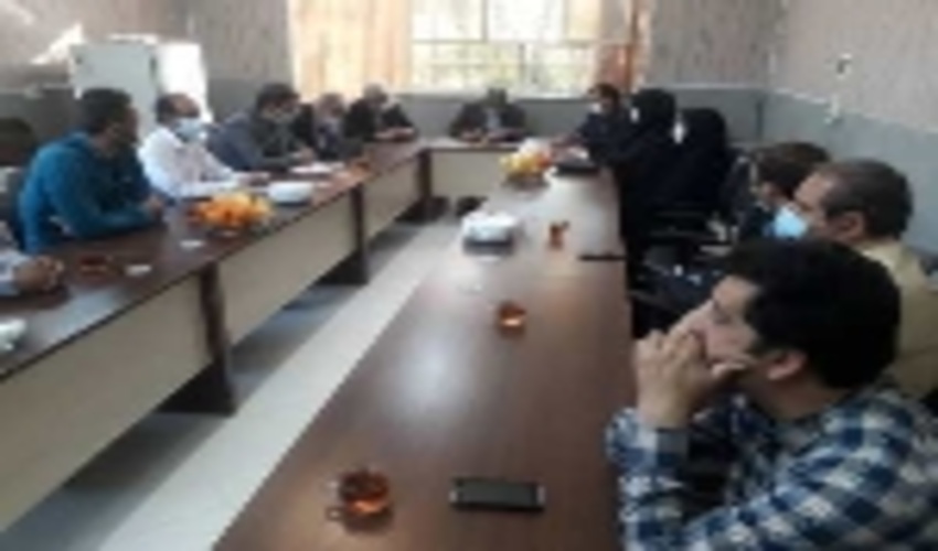 نشست مدیر کل اداره منابع طبیعی و آبخیزداری استان یزد در جمع سرپرست و پرسنل اداره منابع طبیعی و آبخیزداری شهرستان تفت