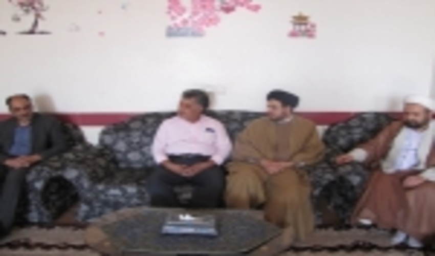 دیدارباهمکارجانبازبه مناسبت گرامیداشت هفته دفاع مقدس درشهرستان ابرکوه