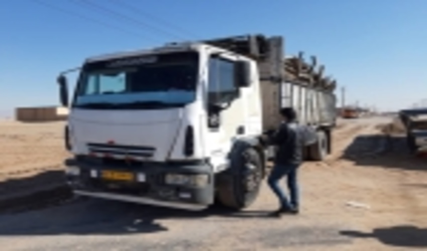 کشف و ضبط محموله چوب غیر مجاز در شهرستان اشکذر