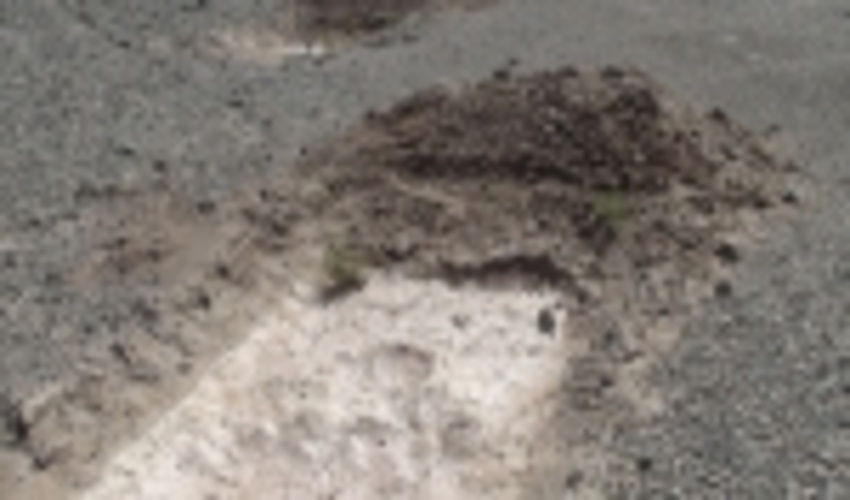 موفقیت پروژه مدیریت رواناب با احداث هلالی آبگیر شهرستان اشکذر