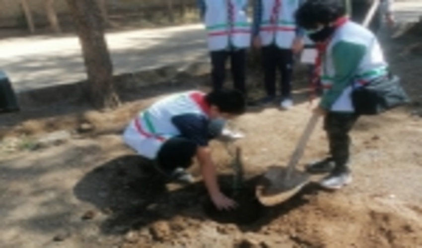 گرامیداشت روز درختکاری با همکاری آموزش وپرورش استان واداره منابع طبیعی و آبخیزداری شهرستان یزد