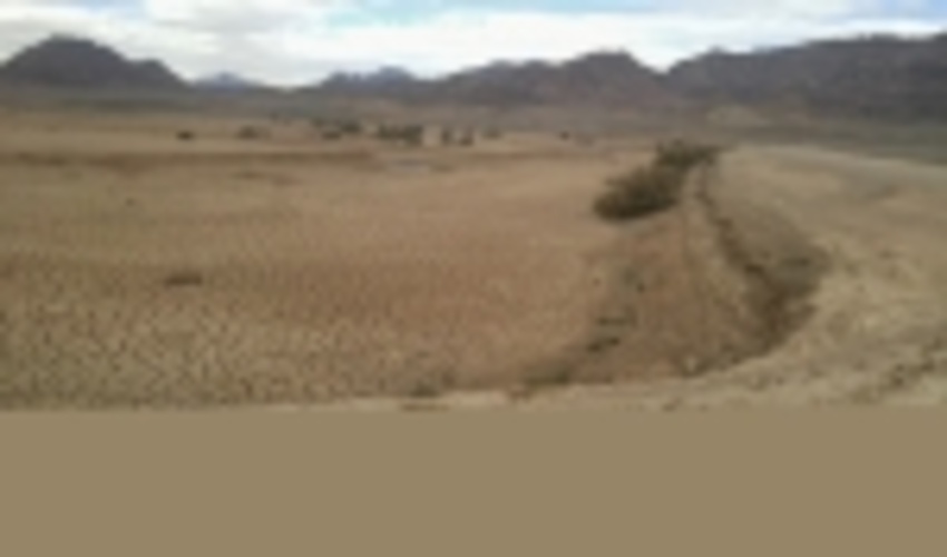 دانشجویان  منابع طبیعی وکویر زدایی دانشگاه اردکان از پروژه های در حال انجام پخش سیلاب وعملیات بیولوژیک شهرستان میبد بازدید بعمل آوردند