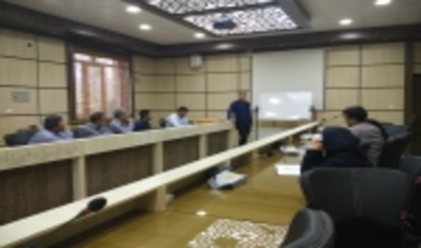 برگزاری دوره آموزشی آشنایی با کارکرد GPS های دو ، سه فرکانسه در اداره منابع طبیعی وآبخیزداری شهرستان اردکان