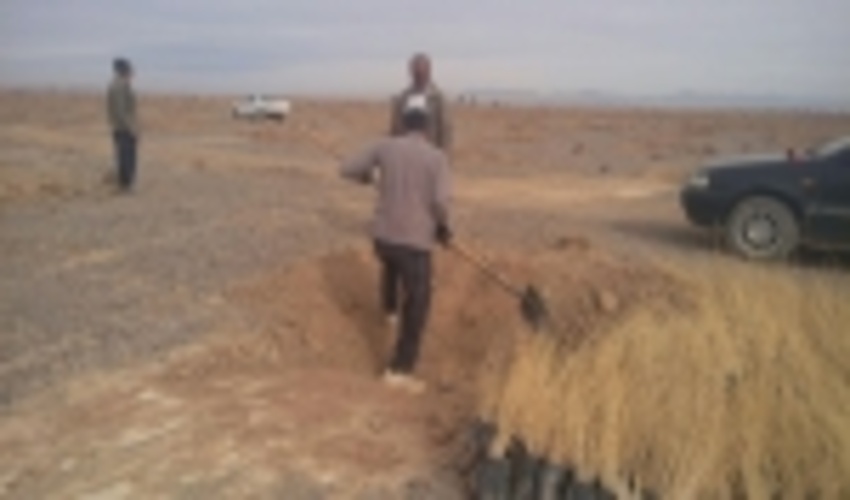 بازدید ازروند اجرایی پروژه احداث هلالی آبگیرونهالکاری درطرح ترسیب کربن شهرستان ابرکوه