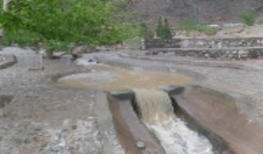 آب ازديدگان چشمه تامهرشهرستان تفت جاري شد.