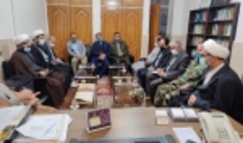 جلسه مشترک امام جمعه شهرستان مهریز با رئیس اداره منابع طبیعی و آبخیزداری شهرستان مهریز و برخی مسئولان اداره کل منابع طبیعی و آبخیزداری استان یزد