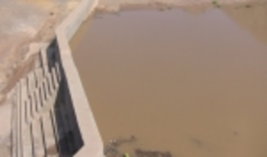 در پی بارندگی های اخیر اکثر سازه های احداثی در بخش عقدای شهرستان اردکان آبگیری شدند.