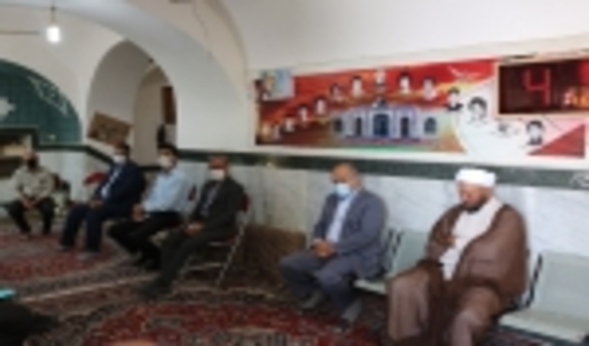 بررسی مشکلات روستای حاجی اباد اشکذر با حضور فرماندار و جمعی از مسئولین این شهرستان