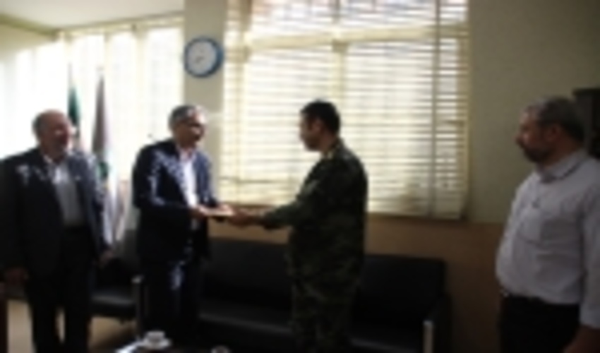 تجلیل از فرمانده یگان حفاظت اداره کل منابع طبیعی استان یزد