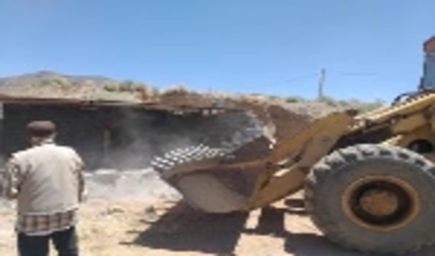 خلع ید و قلع و قمع اراضی ملی تصرف شده واقع در روستاهای دره گل،زردین و بیداخوید ازتوابع شهرستان تفت