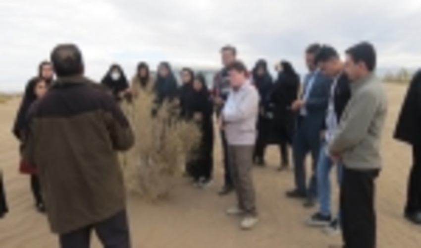 بازديد دانشجويان مقطع دكتري و كارشناسي ارشد دانشكده منابع طبيعي دانشگاه يزد از عرصه هاي بياباني شهرستان بافق
