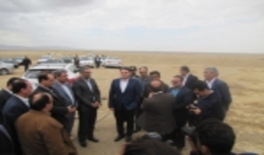 بازدید  سرپرست معاونت هماهنگی اموراقتصادی وتوسعه منابع استانداری یزدازطرح ترسیب کربن بخش بهمن شهرستان ابرکوه