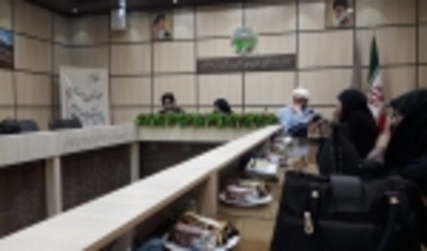 تجلیل از زنان شاغل و همسران کارمندان در اداره منابع طبیعی و آبخیزداری شهرستان اردکان به مناسبت ولادت حضرت فاطمه زهرا (س)