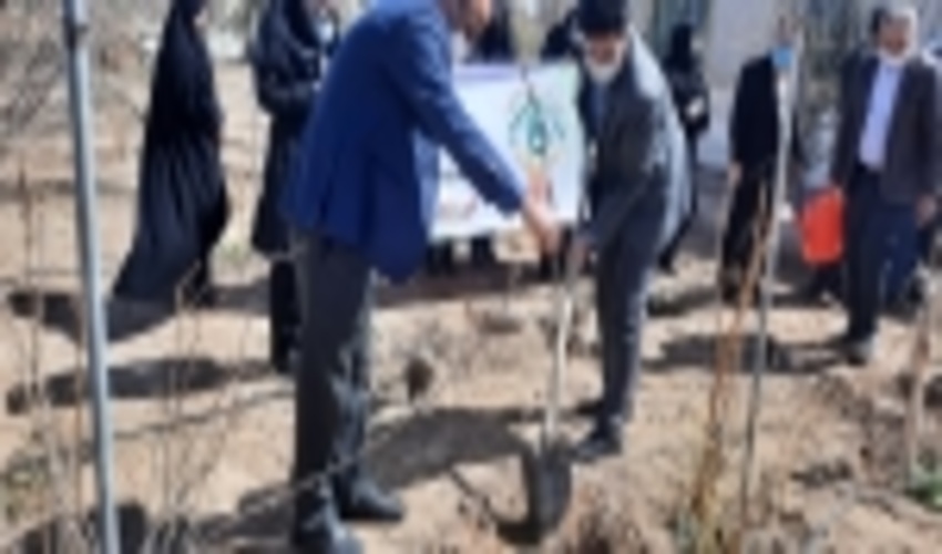 مراسم  درختکاری با حضور مسئولین ، نخبگان علمی با مشارکت دانشکده فنی خواهران میبد