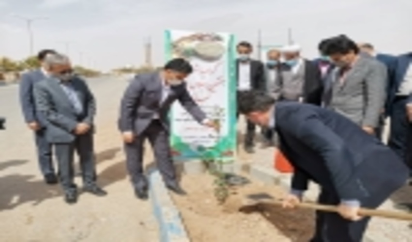 کشت نهال با حضور استاندار در هفتمین اجلاسیه استانی نماز در اشکذر 