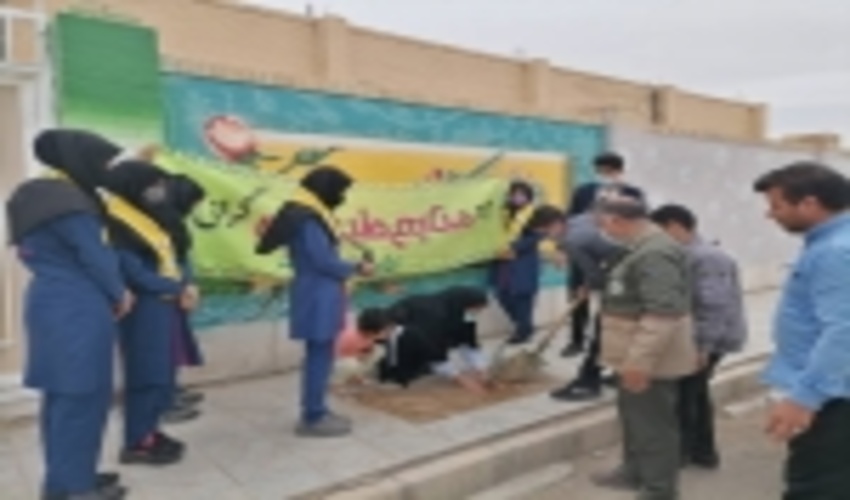 برگزاری مراسم و کاشت نهال در دبیرستان دخترانه سمانه و مرکز بهداشت درمانی دکتر علیم مروستی به مناسبت چهارمین روز از هفته منابع طبیعی