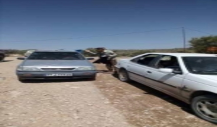 توزیع کیسه زباله اقلام فرهنگی بین گردشگران در روز طبیعت درشهرستان خاتم