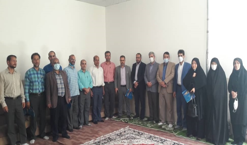 نشست صمیمانه مسئولین فرمانداری اشکذر با کارشناسان روابط عمومی ادارات شهرستان