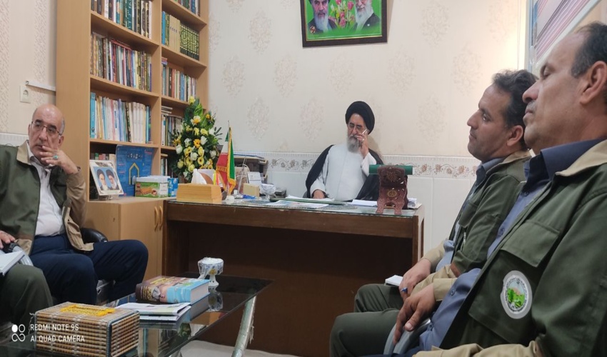 دیدار مدیرکل اداره منابع طبیعی وآبخیزداری استان با نماینده ولی فقیه درشهرستان ابرکوه