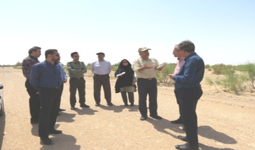 بازديد اعضاء كميته ارزيابي مصوبات سفر رياست جمهور از پروژه هاي بيابان زدايي بافق