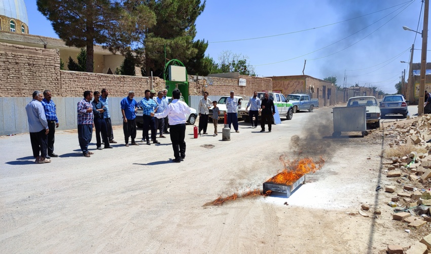 برگزاری دوره آموزشی اطفاء حریق توسط اداره منابع طبیعی و آبخیزداری شهرستان مهریز