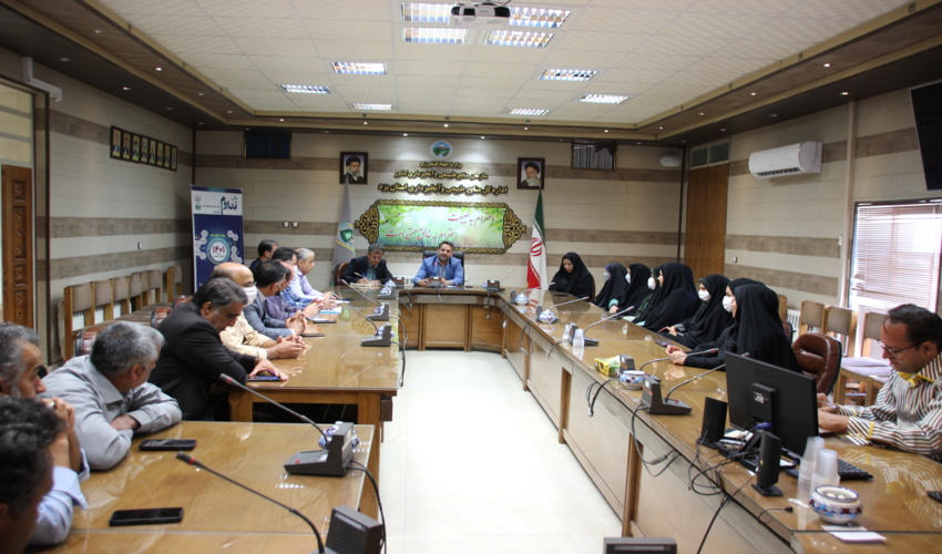 نشست دوستانه مدیرکل با کارکنان به مناسبت روز کارمند