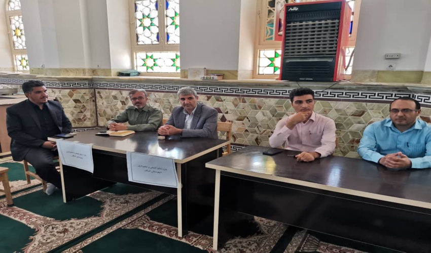 برگزاری میز خدمت مدیران ادارات شهرستان اشکذر به مناسبت هفته دولت