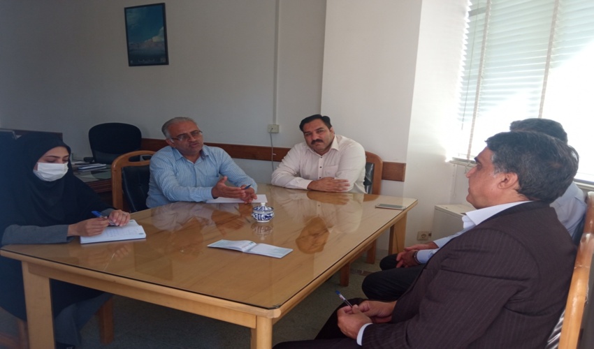 جلسه مدیریت مشارکتی منابع طبیعی در راستای بهره برداری اقتصادی از عرصه های بیابانی (پرورش شتر) در سامانه های عرفی " استان یزد