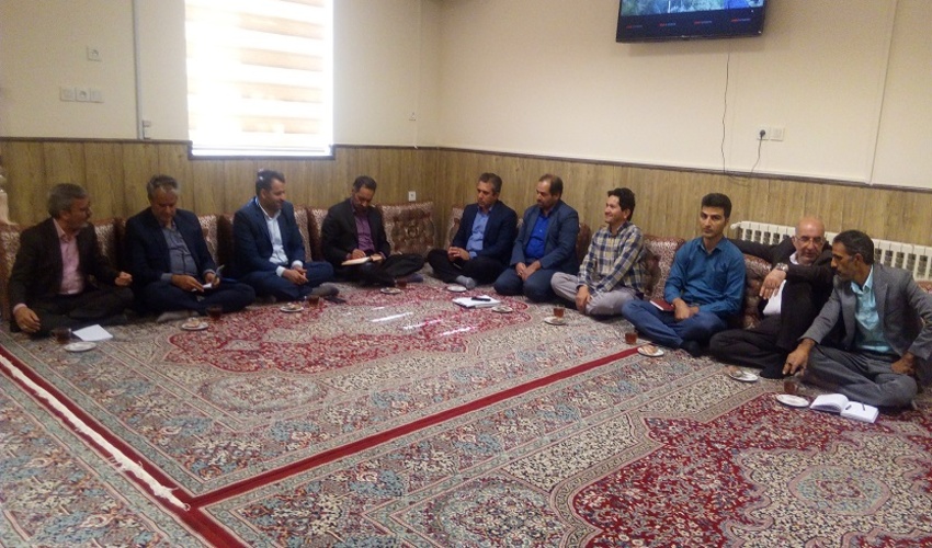  نشست صمیمانه مدیر کل اداره منابع طبیعی و آبخیزداری با  پرسنل  اداره منابع طبیعی اشکذر