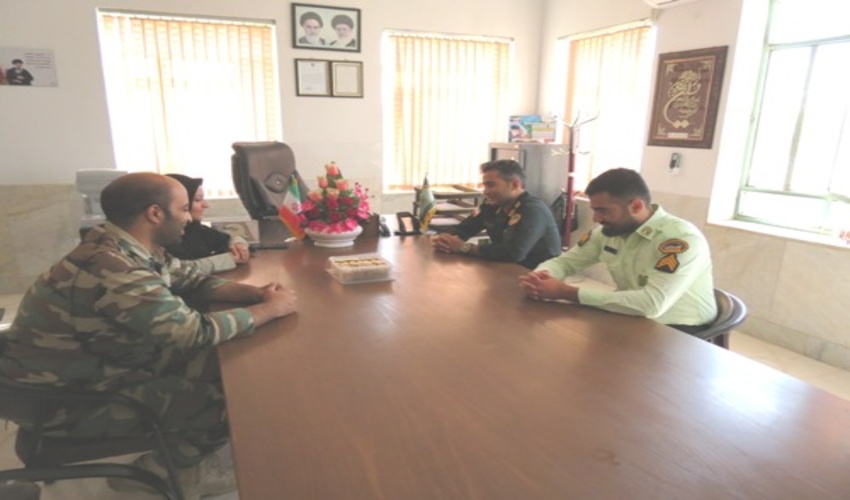 حضور رييس و فرمانده يگان حفاظت اداره منابع طبيعي و آبخيزداري بافق در پاسگاه انتظامي روستاي كوشك به مناسبت گراميداشت هفته فراجا
