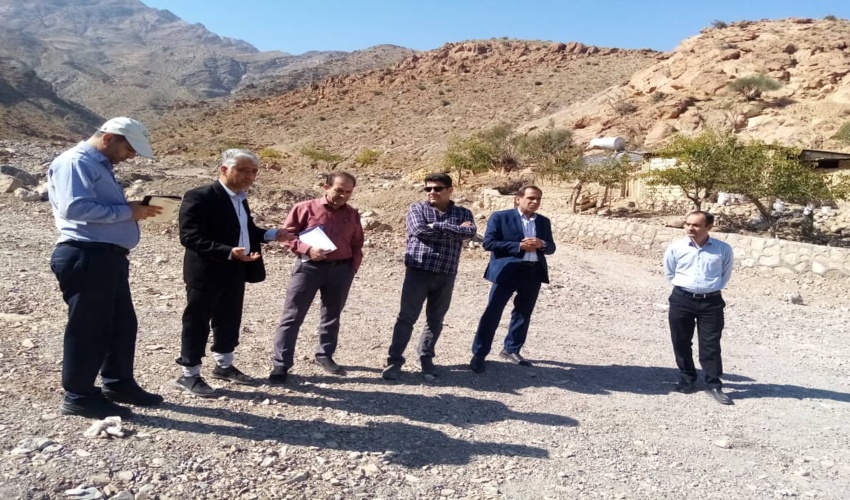 بازدید کارشناسان دفتر مهندسی و مطالعات سازمان منابع طبیعی کشور از پروژه های آبخیزداری شهرستان اشکذر