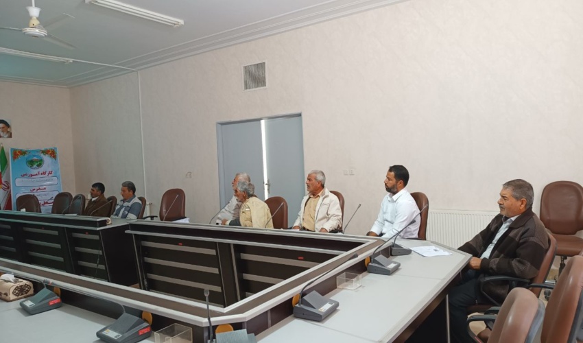 برگزاری دوره آموزشی آشنایی با طرح مرتعداری چند منظوره در شهرستان اردکان