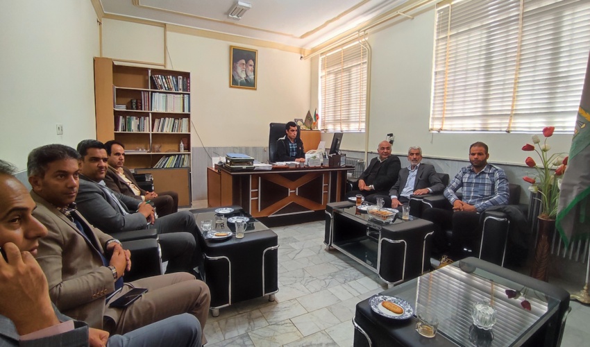 برگزاری جلسه حفظ حقوق بیت المال با حضور رییس اداره منابع طبیعی و آبخیزداری شهرستان مهریز و بخشدار مرکزی این شهرستان 