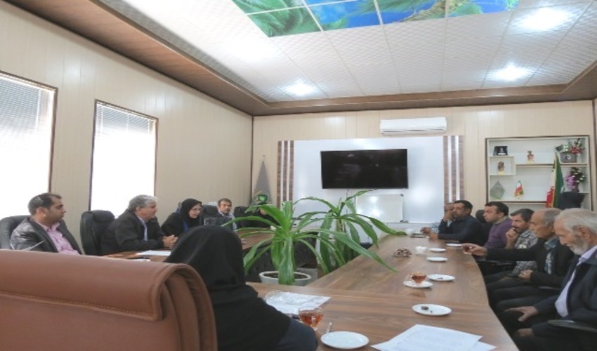 جلسه بررسي مشكلات شركت تعاوني تخصصي منابع طبيعي و فراگير شهرستان بافق 