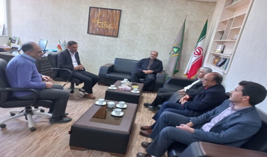 بازدید رئیس مرکز جنگل های خارج از شمال سازمان منابع طبیعی وآبخیزداری کشور از ایستگاه و نهالستان کانال باد میبد