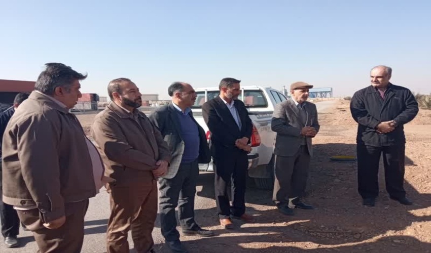 بازدید دکتر پور مقدم مدیر کل جنگل های خارج از شمال سازمان منابع طبیعی و آبخیزداری از طرح فضای سبز شهرستان اردکان